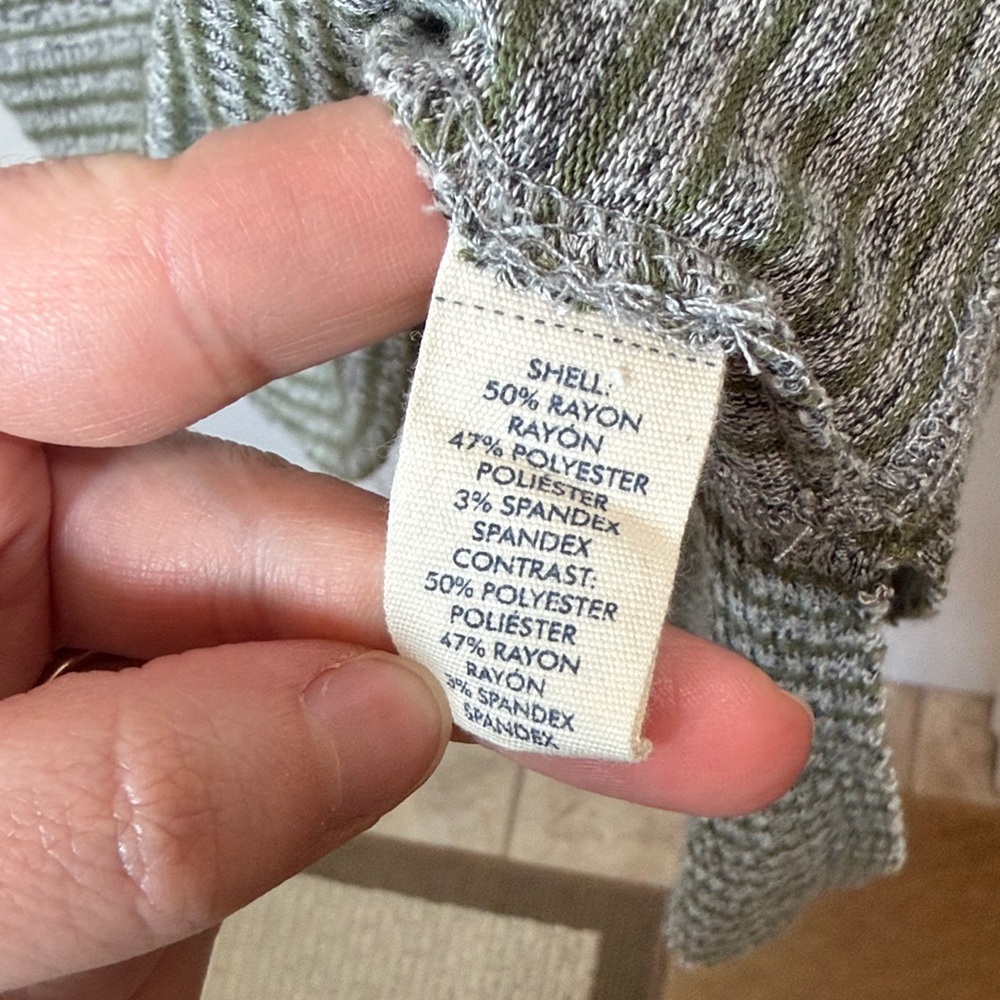 BKE Gray V-Neck Sweater - Picture 11 of 11